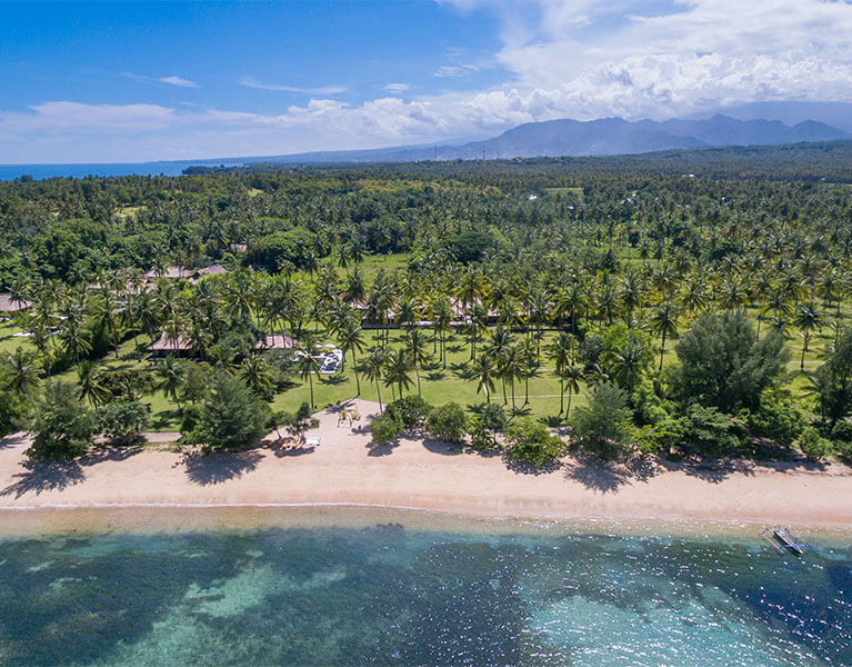 Sira Beach House - Beachfront Tanjung 6 bedroom villa, Lombok
